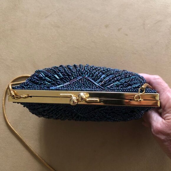 Vintage Handmade Blue Beaded Clamshell Evening Bag - Picture 4 of 8